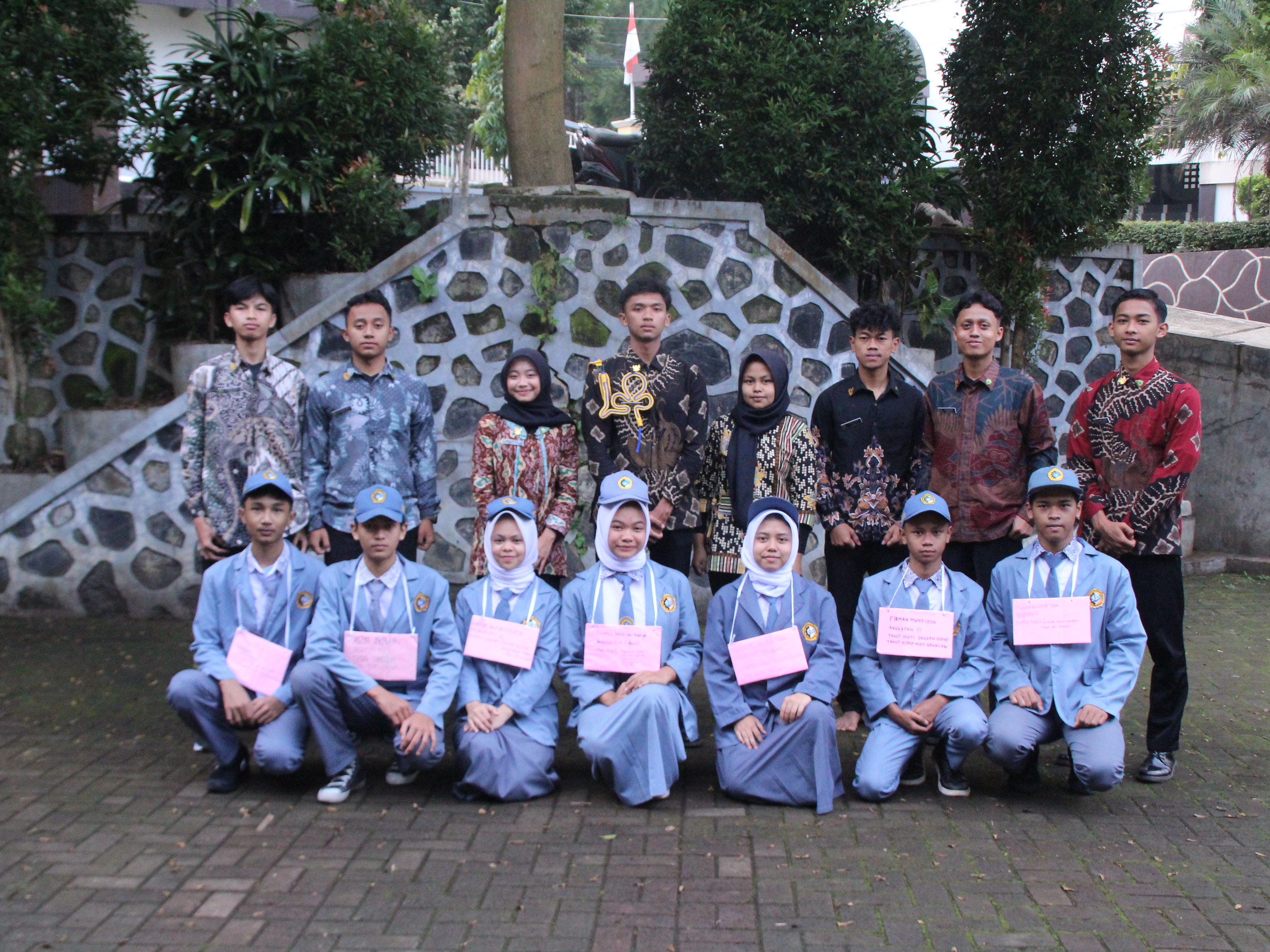 PELANTIKAN PASKIBRA SMK MUTHIA HARAPAN CICALENGKA: MENUMBUHKAN JIWA NASIONALISME DAN KEPIMPINAN